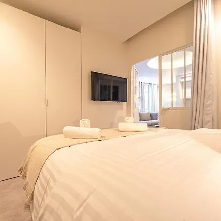 Amazing Flat - Champs Elysees דירה